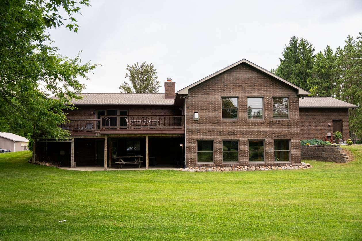 Private Equestrian Estate on Scenic Acreage  - photo 2