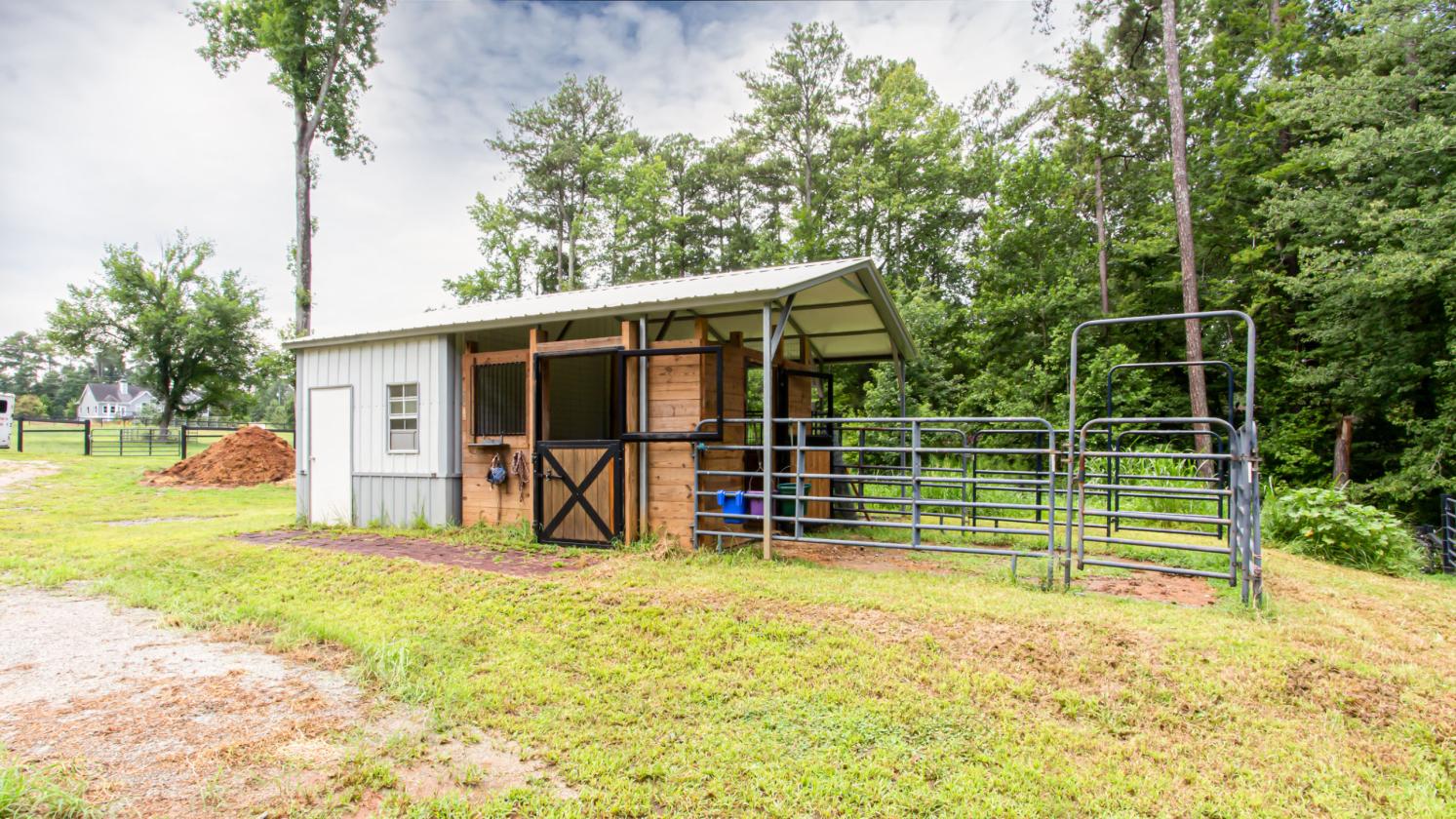 Turnkey Equestrian Property on 11+ Acres - photo 20