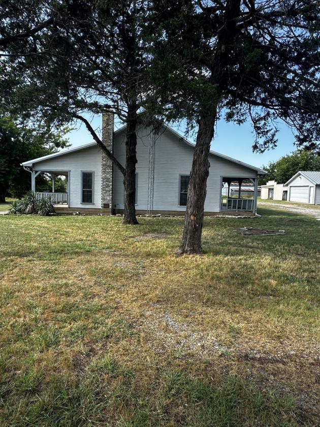 Custom built 1990 Ranch Style Home - Horse Barn - photo 3