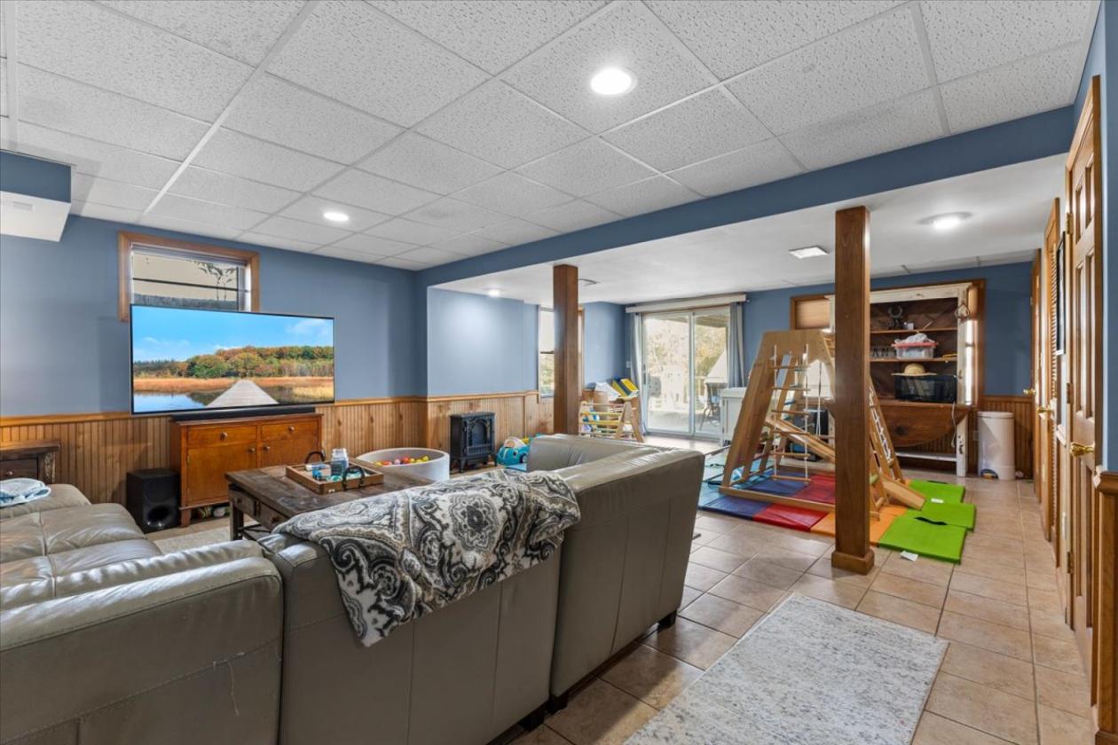 Horse property with large indoor arena - photo 23