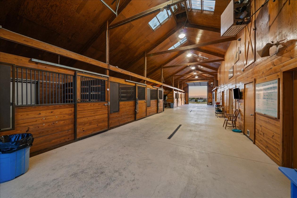Exquisite 18 Acre Equestrian Estate - photo 22