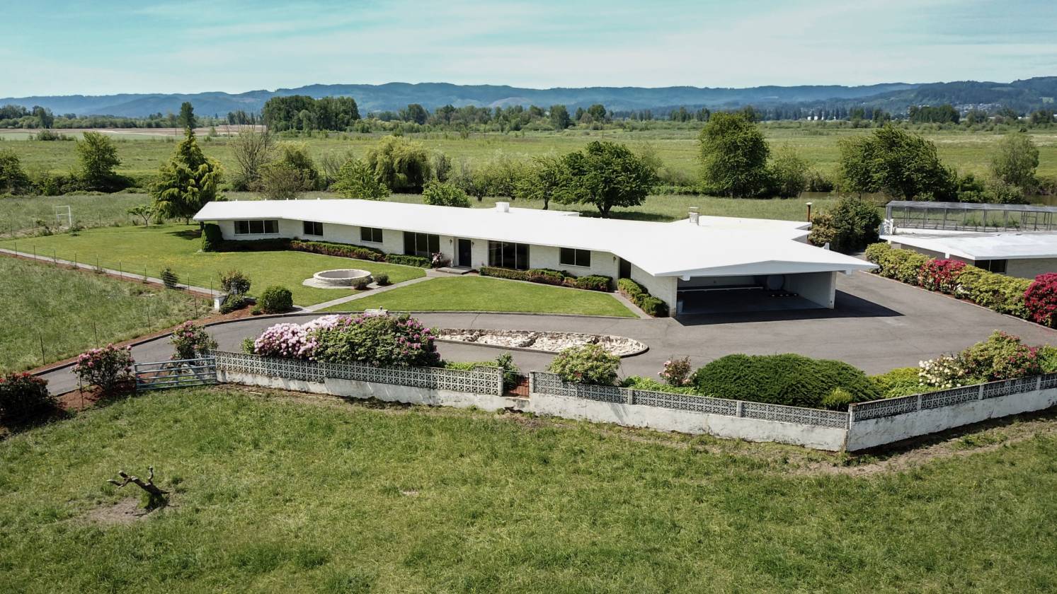 Horse Property for sale.