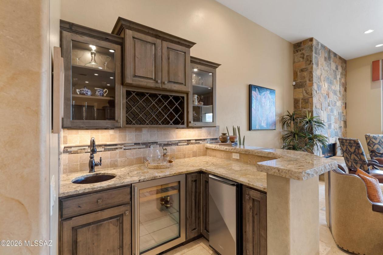 Private Ranch Estate with Stables - photo 25
