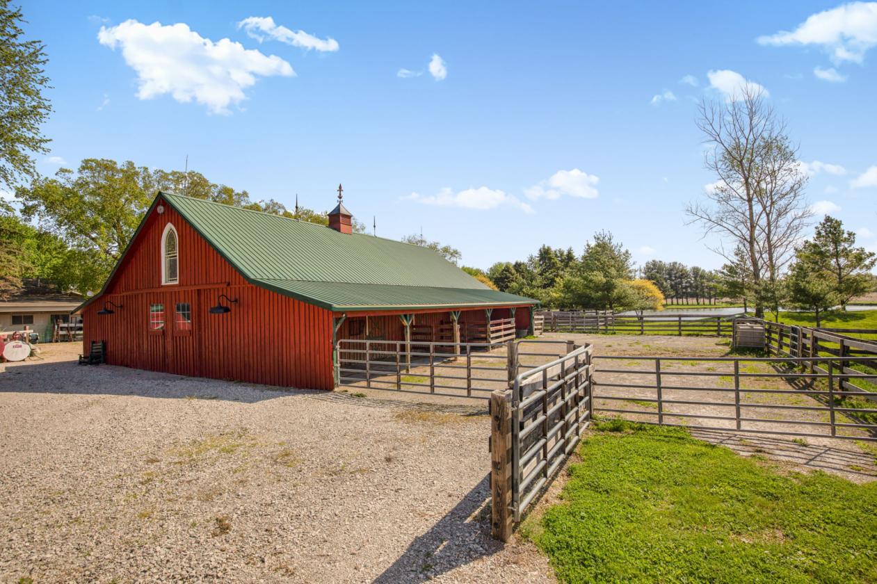 Equestrian Estate or Corporate Retreat near LEAP - photo 8