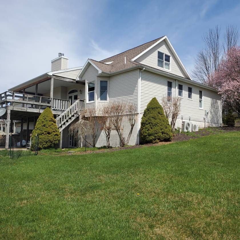 10 acres of country living, and yet so close to... West Abington