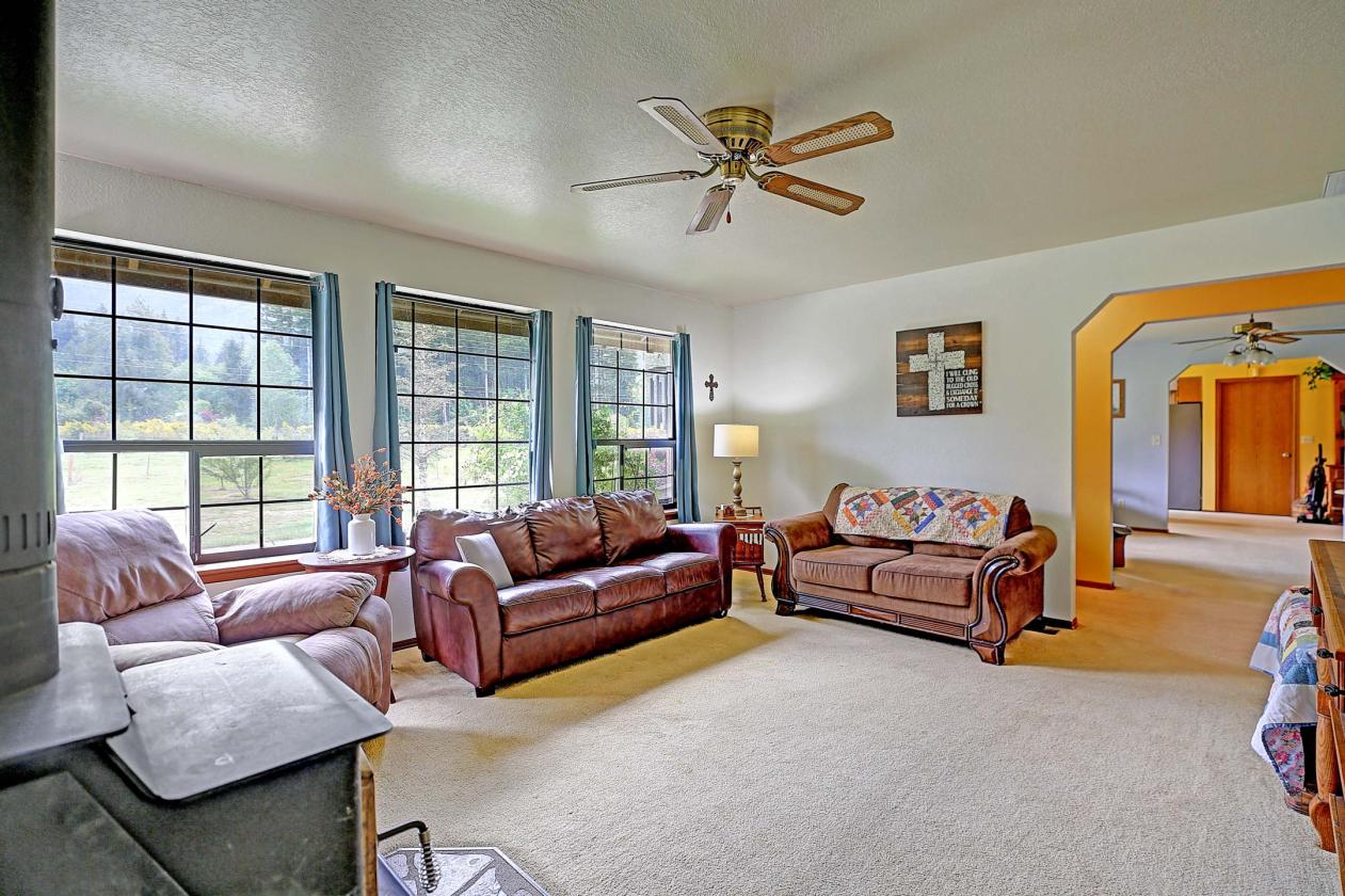 Pacific Northwest Retreat on 30 Private Acres - photo 5