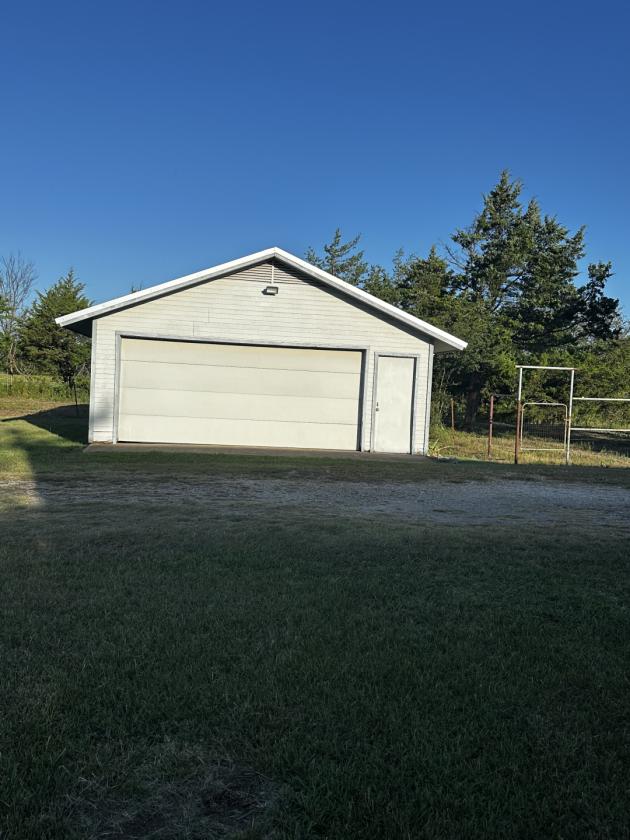 Custom built 1990 Ranch Style Home - Horse Barn - photo 19