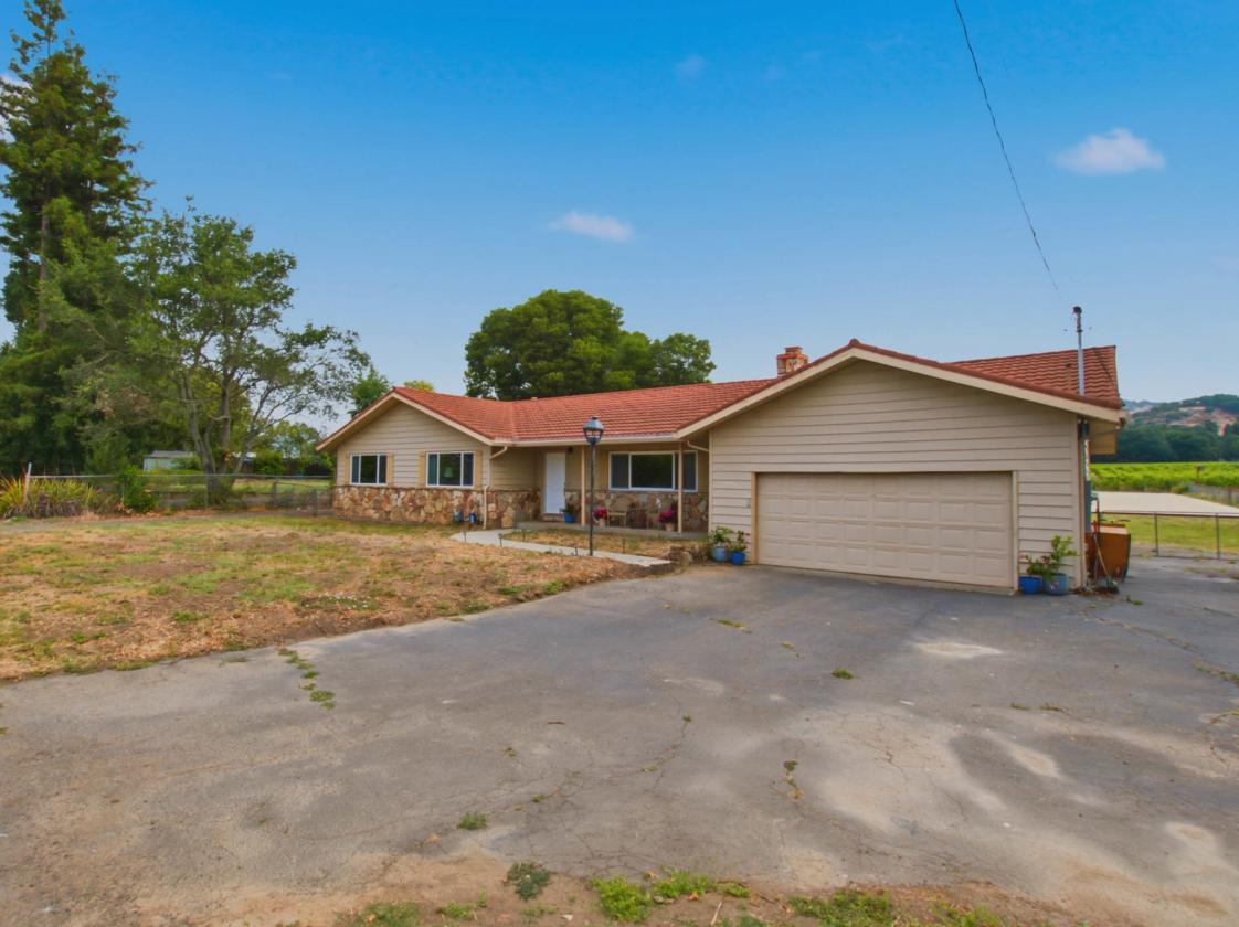 Rare Horse Property with Vineyard Views! - photo 2