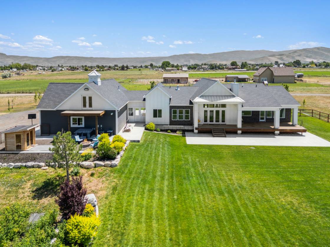 Horse Property for sale.