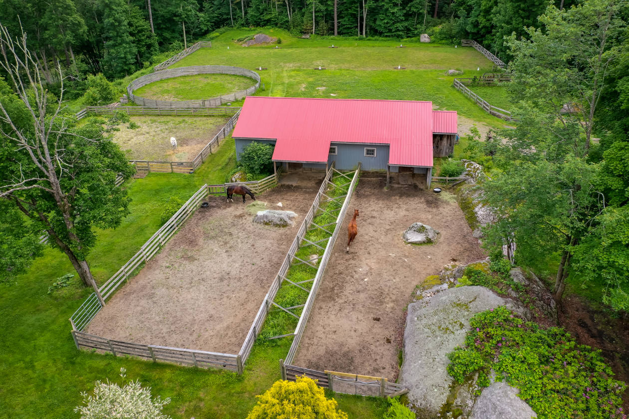 10Acre Equestrian Property with Antique Colonial in Petersham MA Petersham, Worcester County