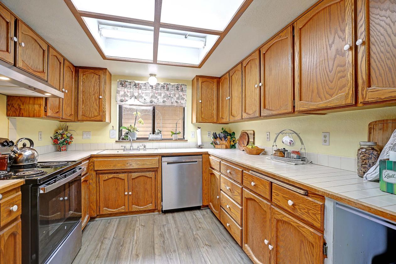 Pacific Northwest Retreat on 30 Private Acres - photo 10