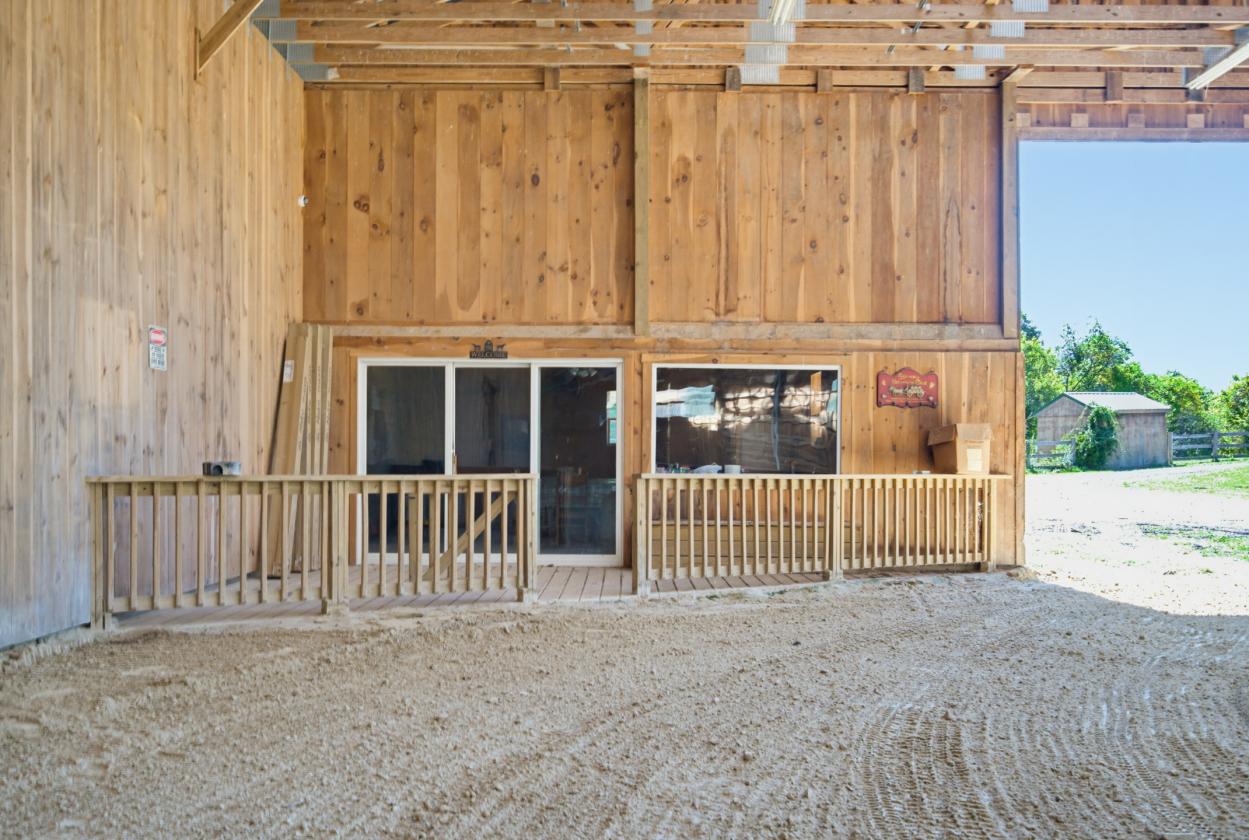 Equestrian Estate with endless possibilities - photo 10