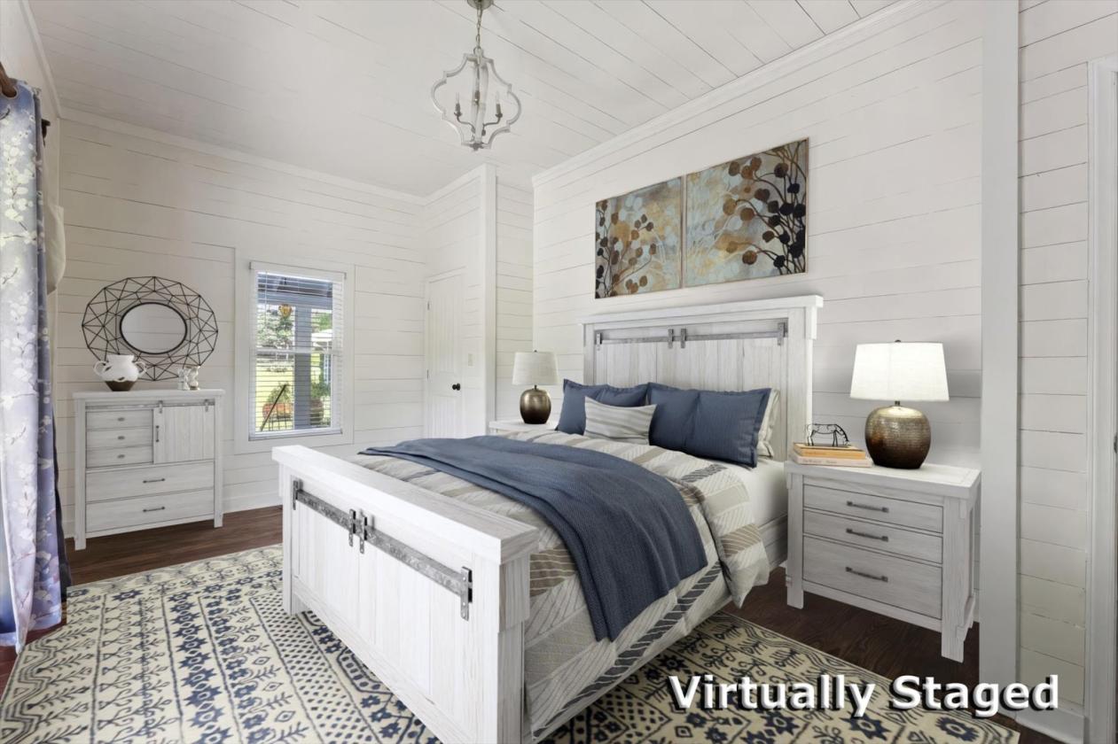 Gorgeous equestrian estate with 2 homes!! - photo 12