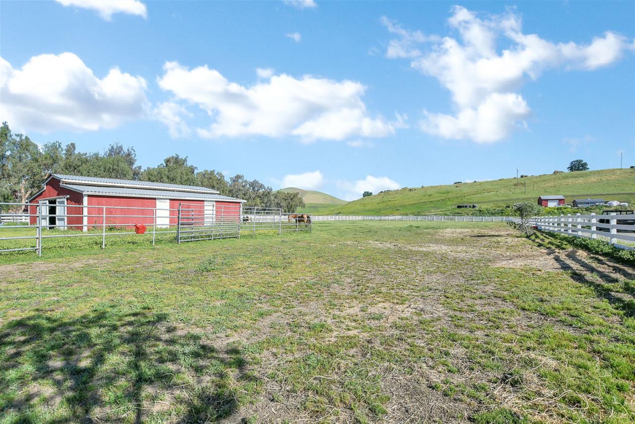 10 Acres in Briones Valley - photo 24