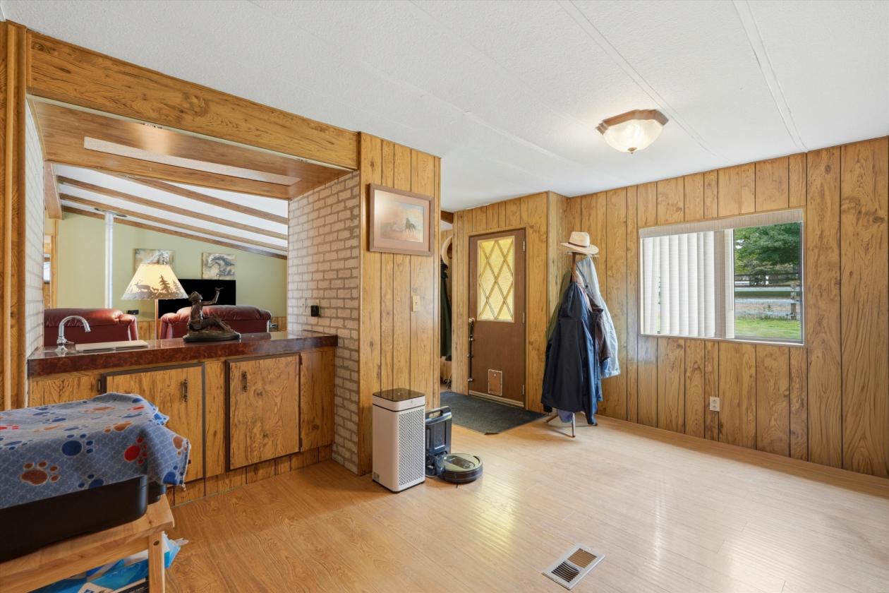 9.11 Acres with 8 Stall barn & Indoor Arena! - photo 8