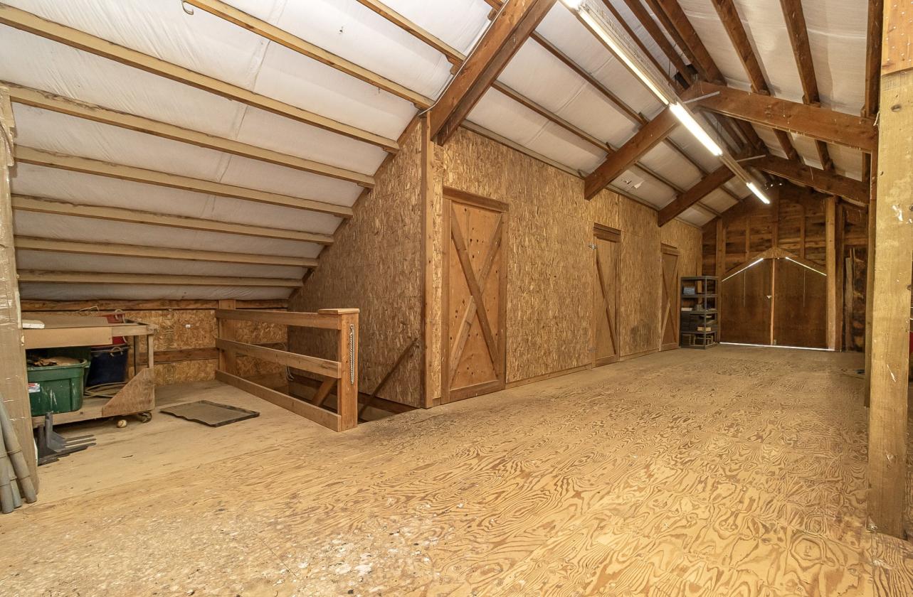 Modern Farmhouse Meets Horse Heaven - photo 5