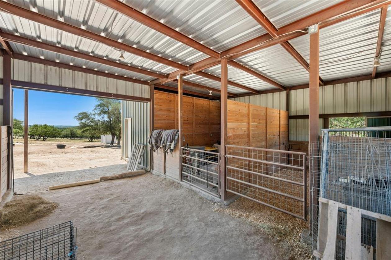 Gentlemens Ranch with Horse Amentities - photo 16