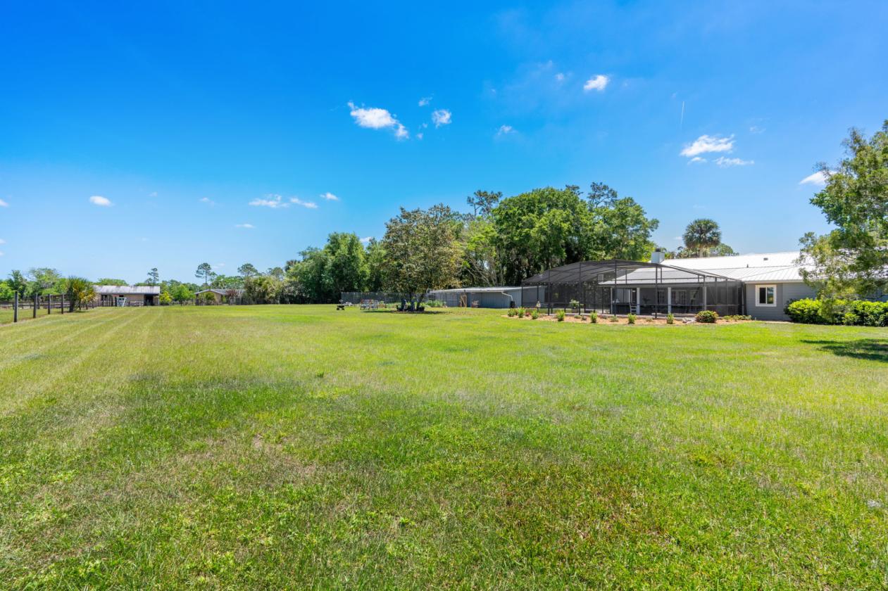Lakefront Equestrian Estate: Pool, Barn & Pasture - photo 3