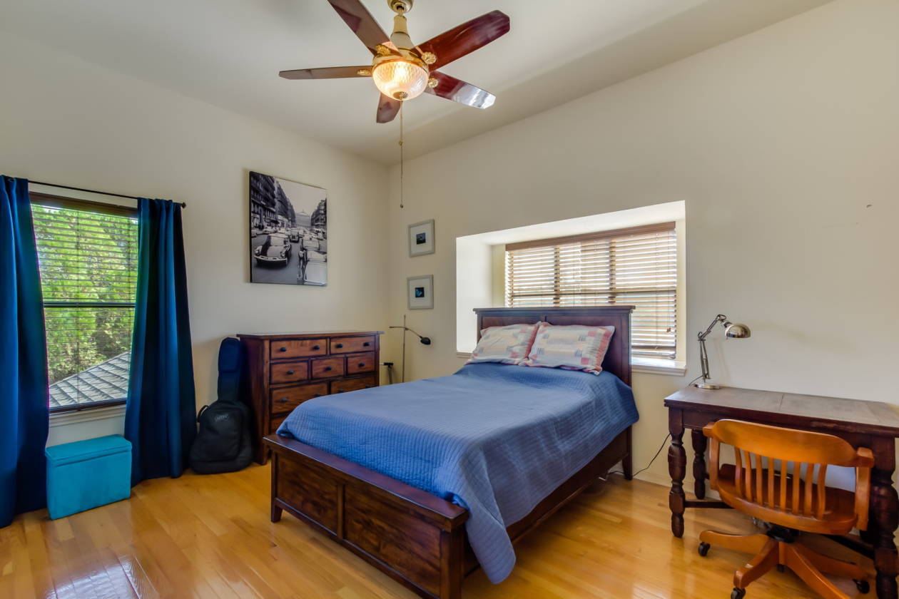 LOVELY HOUSE AND POOL ON 6.45 ACRES IN FAIR OAKS... Boerne, Comal