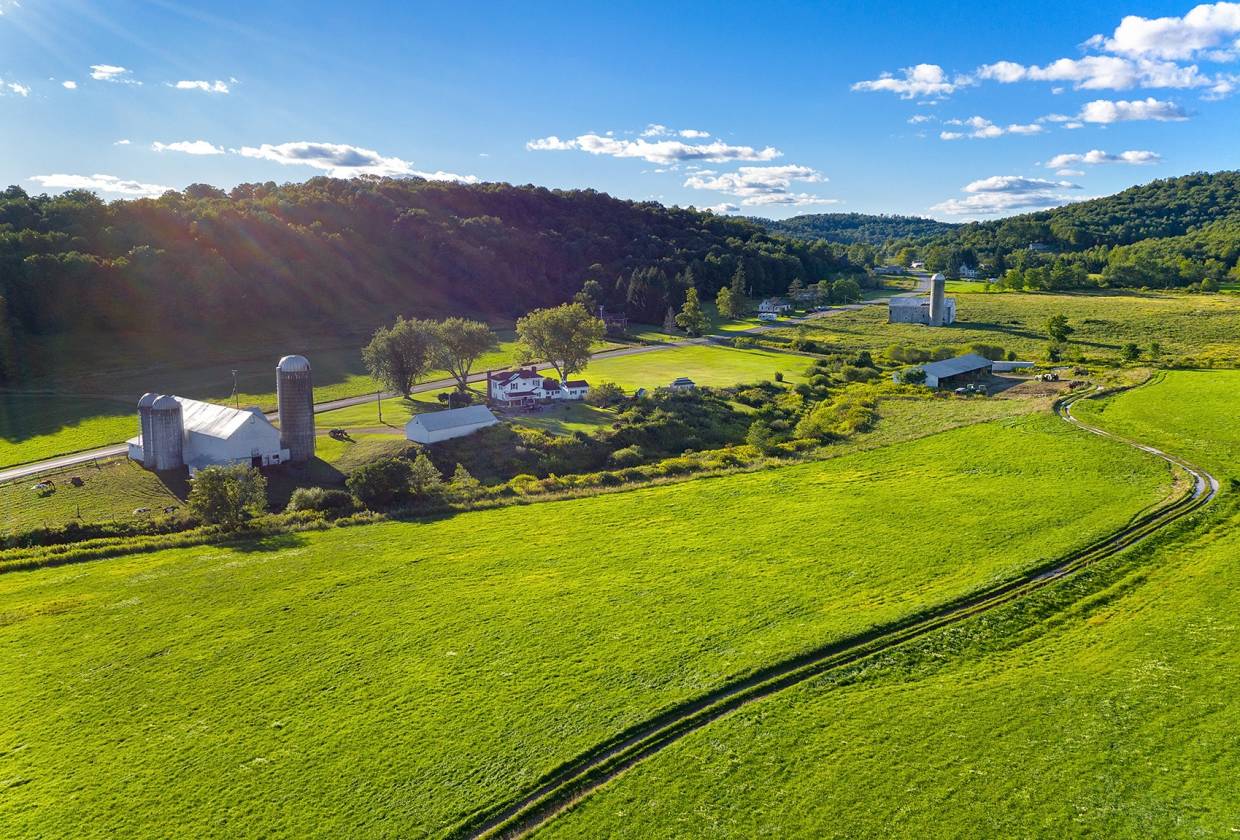 Stunning Farm & Country Estate in New York! 400 Acres!... Deposit
