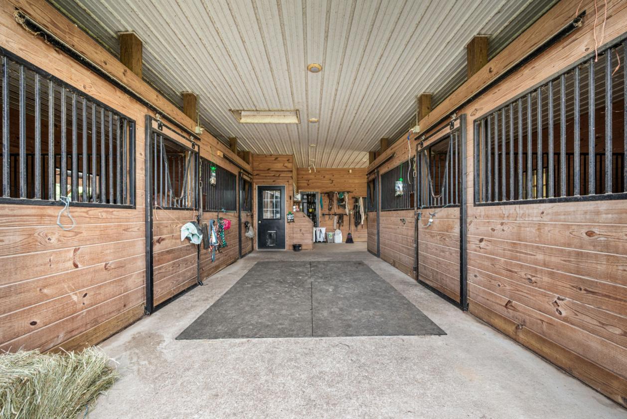 10 acre farmette with barn, ring, pool - photo 9