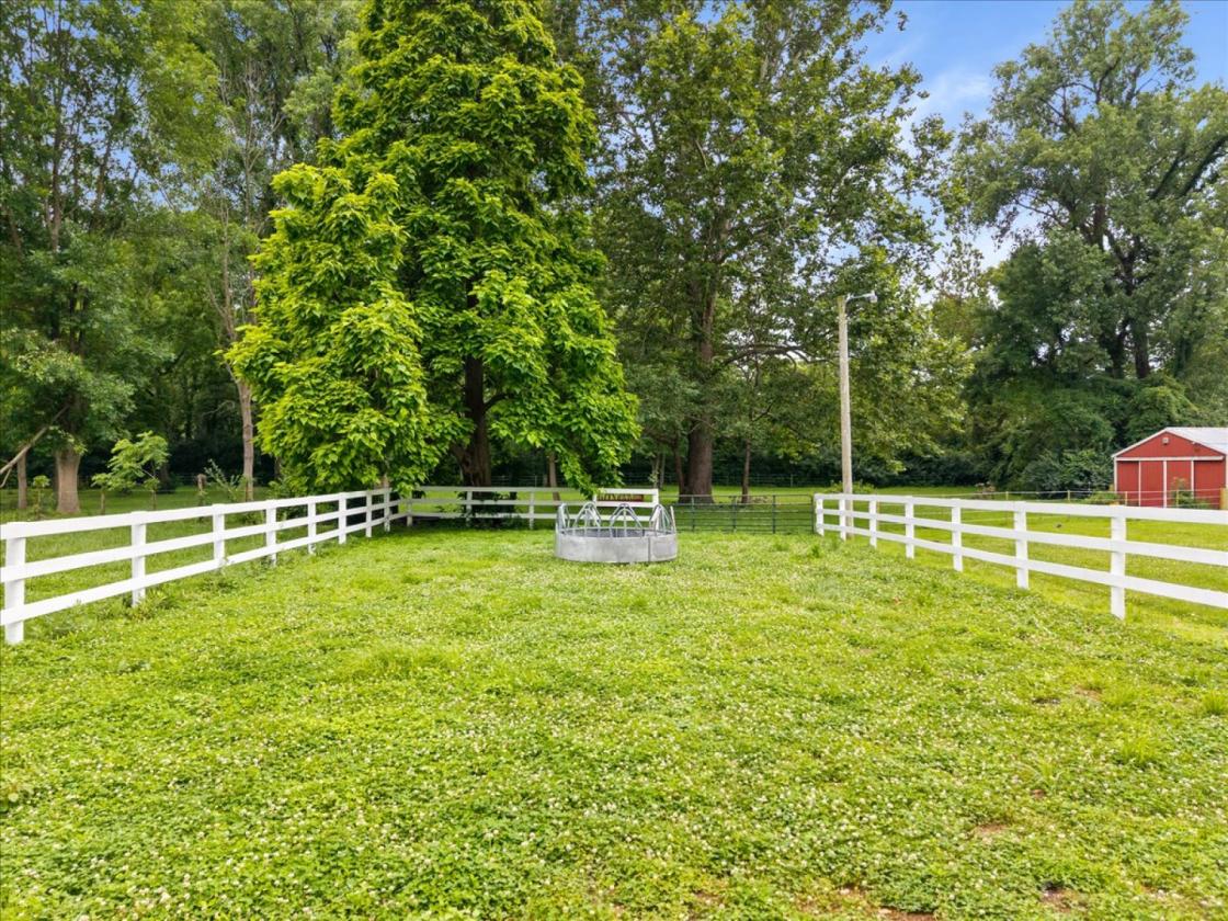 Nearly 12 acre horse farm! - photo 11