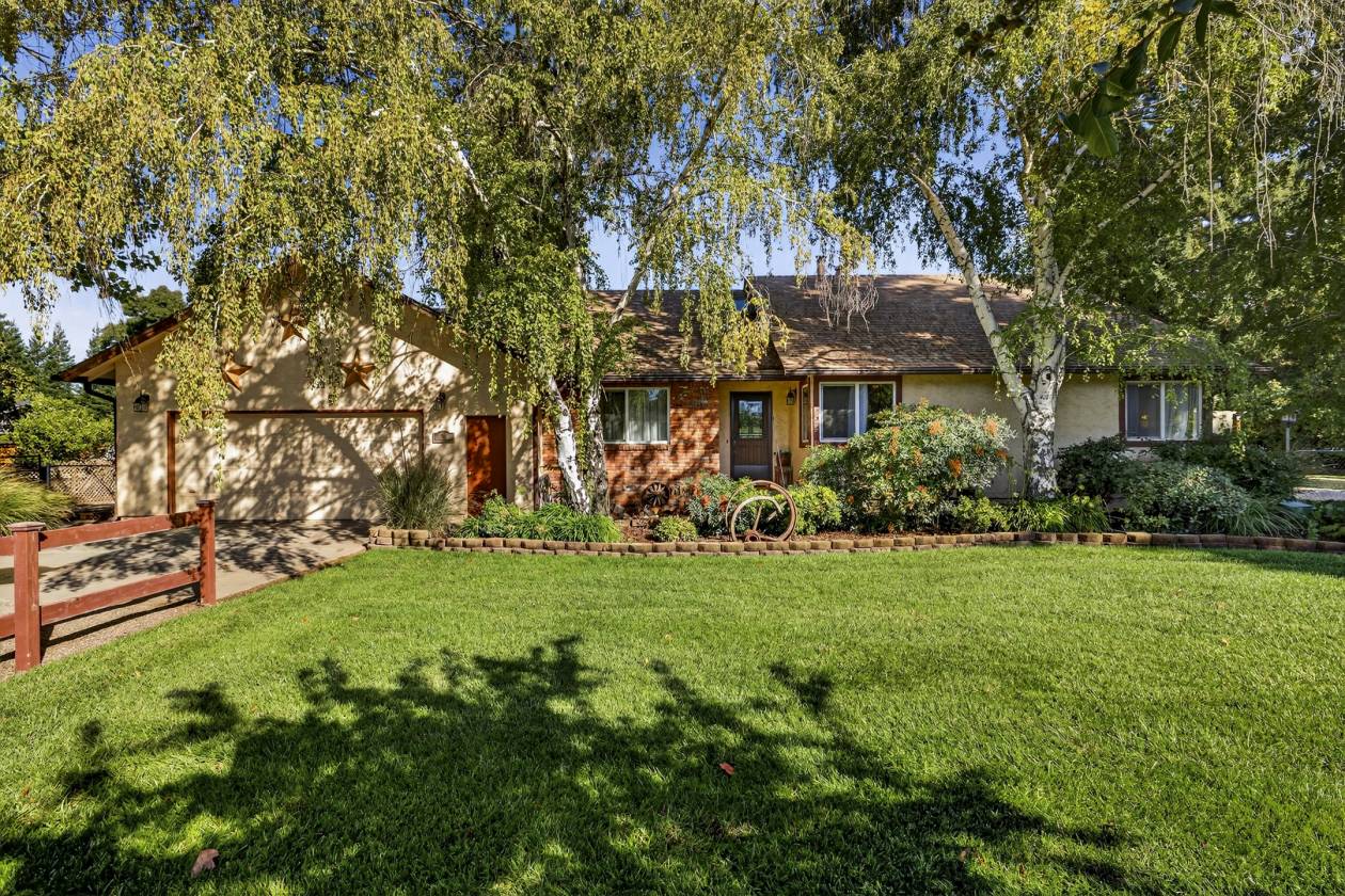 Horse Property for sale.