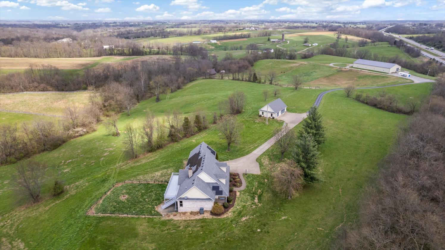 Turn-Key Equestrian Estate With Indoor Arena - photo 8