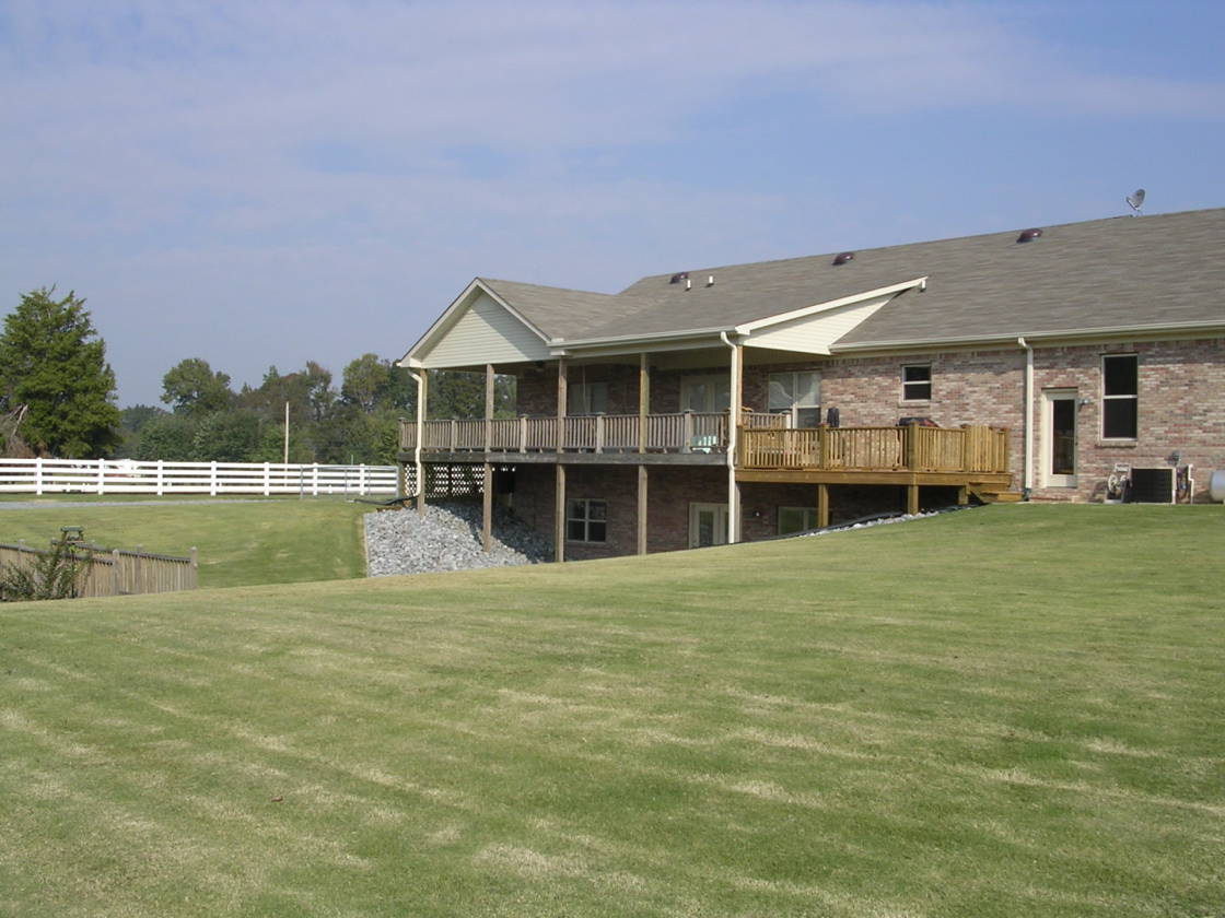 BEAUTIFUL RARE TO FIND HORSE FARM WITH 4,092 SQFT HOME,... Athens