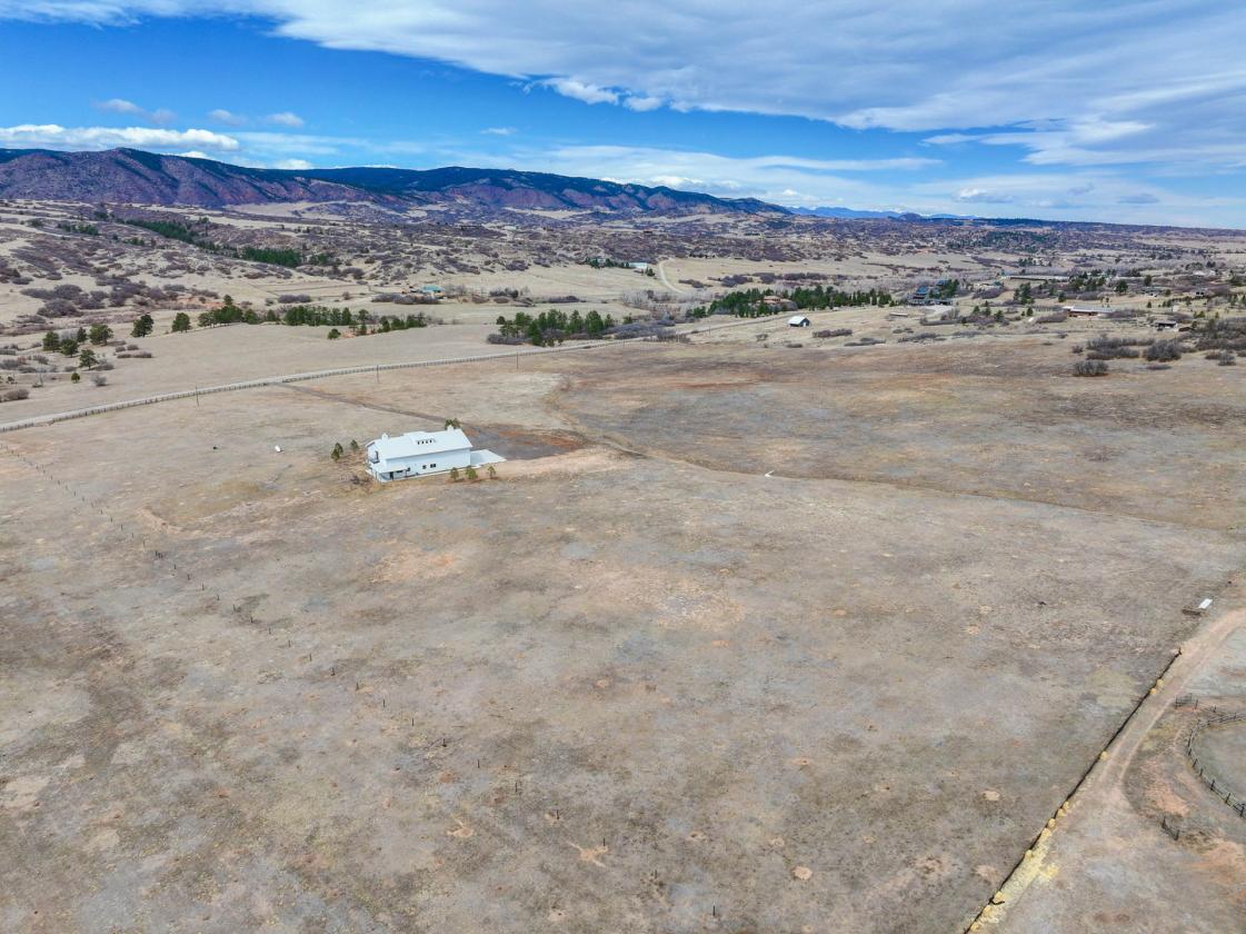 36 Acres of Rocky Mountain Views with Barndominium - photo 4
