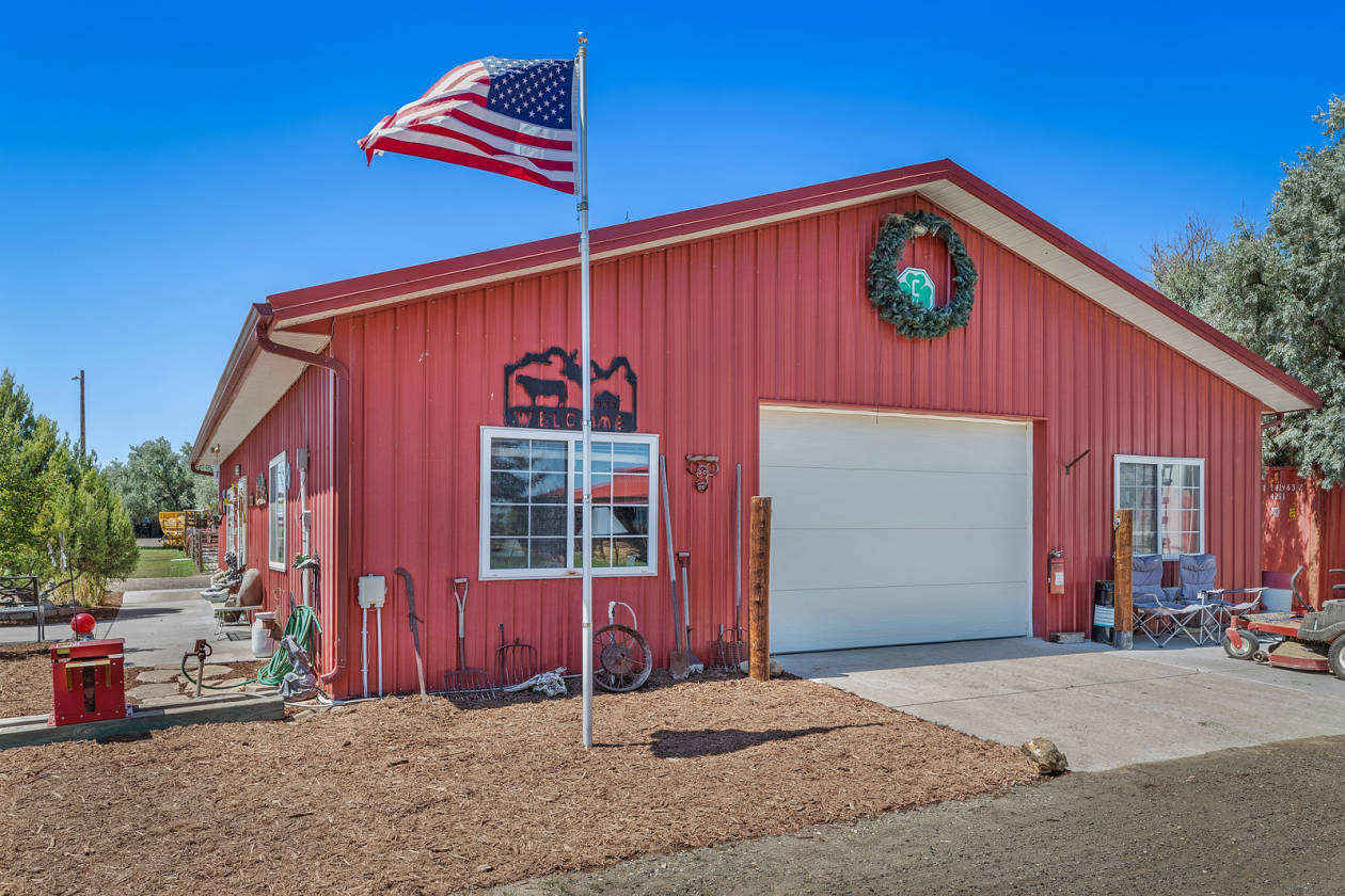 253 Acre Horse Property with Indoor Arena & Beautiful Home Keenesburg