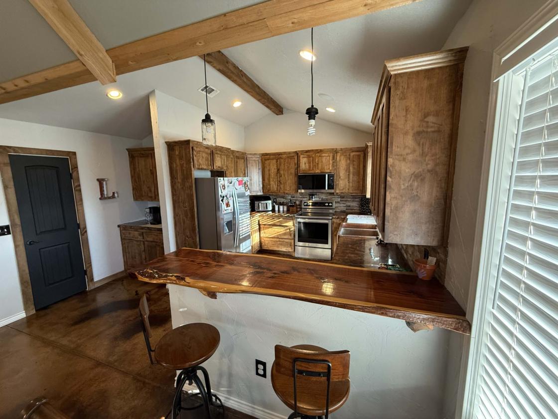 Feedyard & Equine Facility with Modern Homes - photo 20