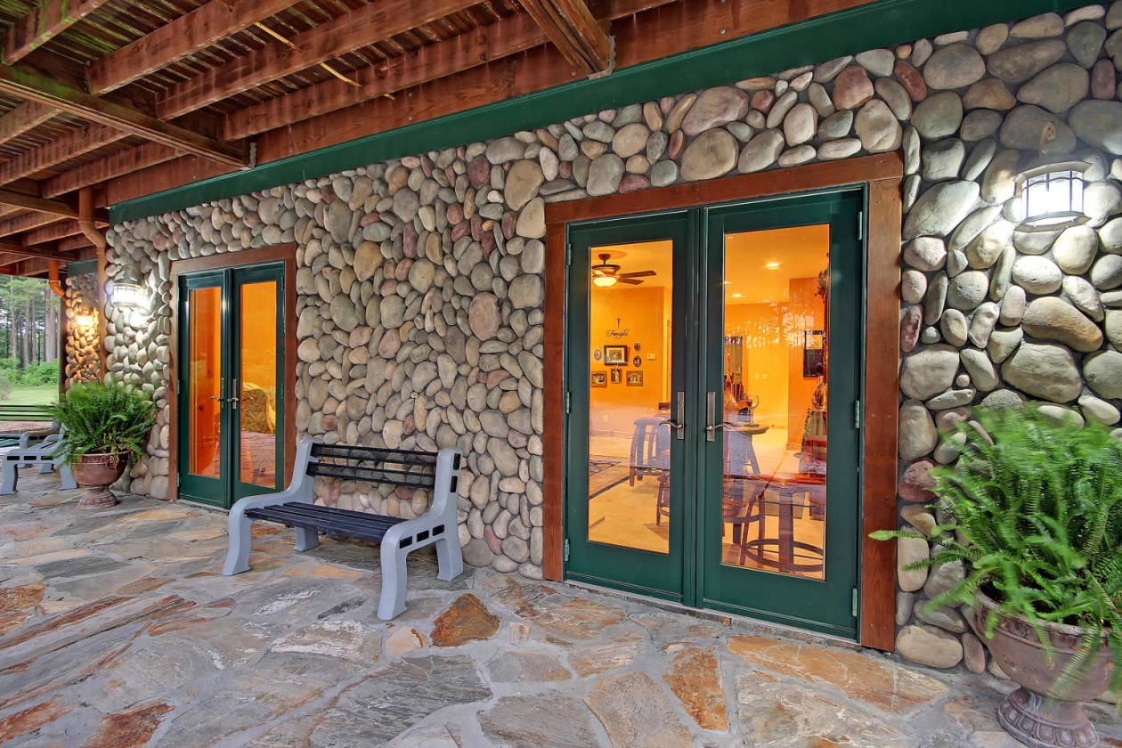 Spectacular log home estate and tree farm Summerville, Berkeley