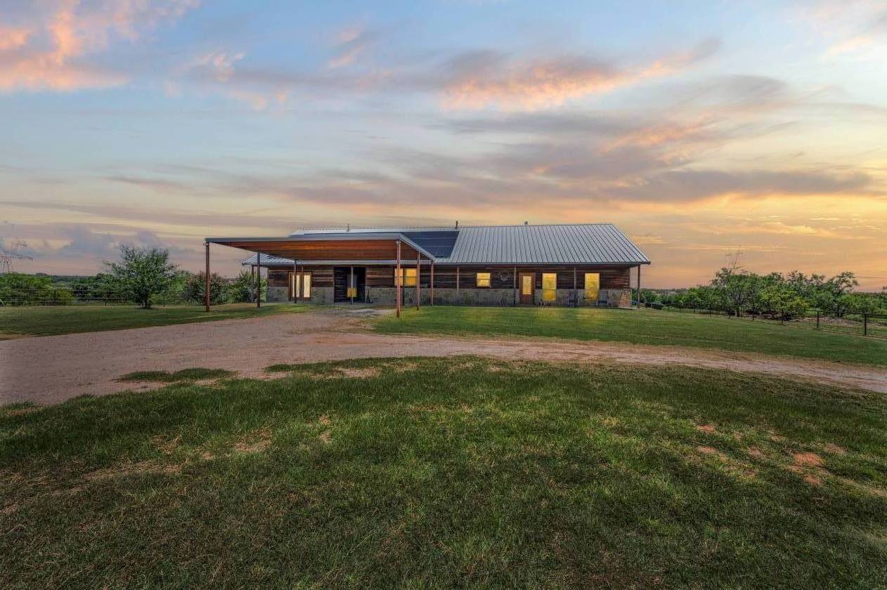 Horse Property for sale.
