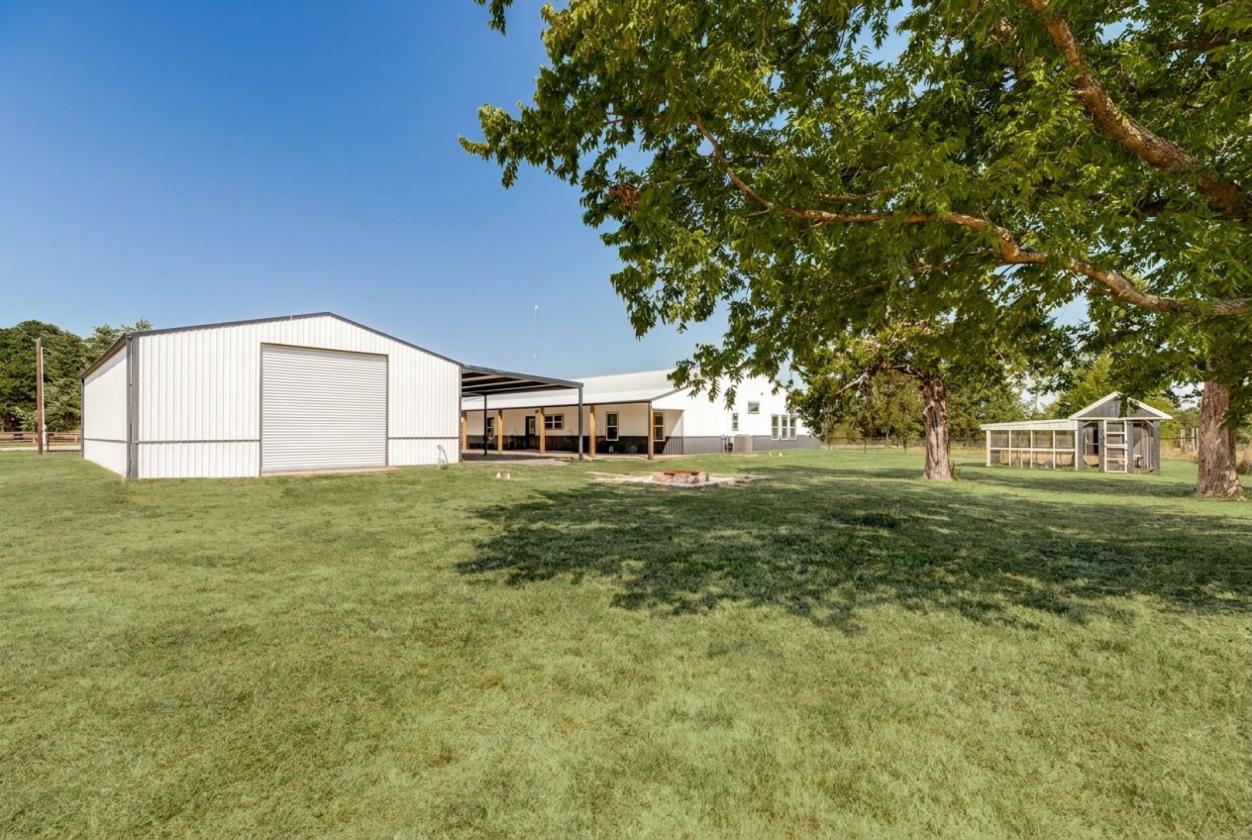 11 Acres with 2 homes, Horse Barn & Great Hunting - photo 27