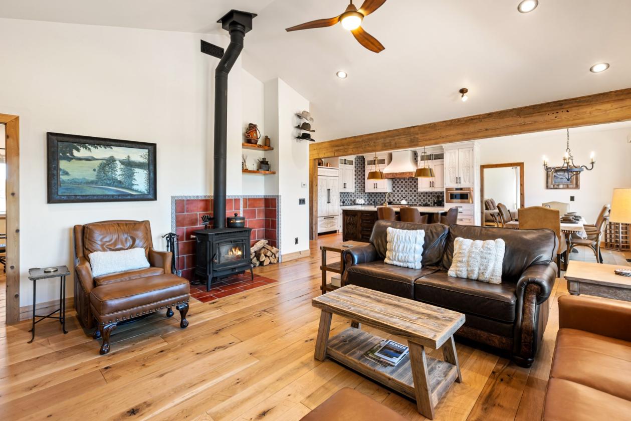 Colorado Luxury — 48 Acres, Barn & National Forest - photo 11