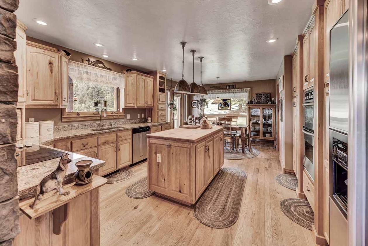 MOUNTAIN PROPERTY NEAR AVON, MONTANA Garrison, Powell County, Montana