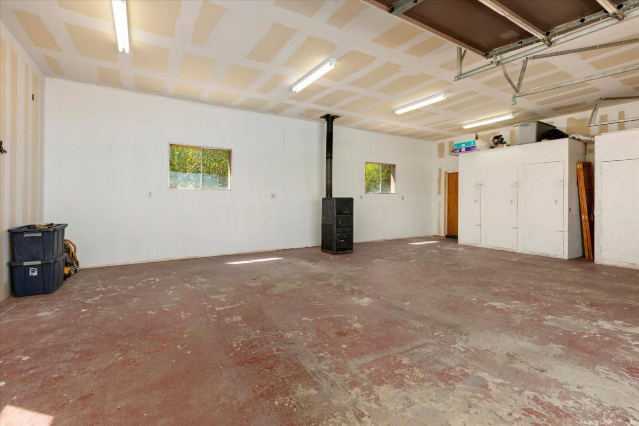 5-acre horse property - photo 13