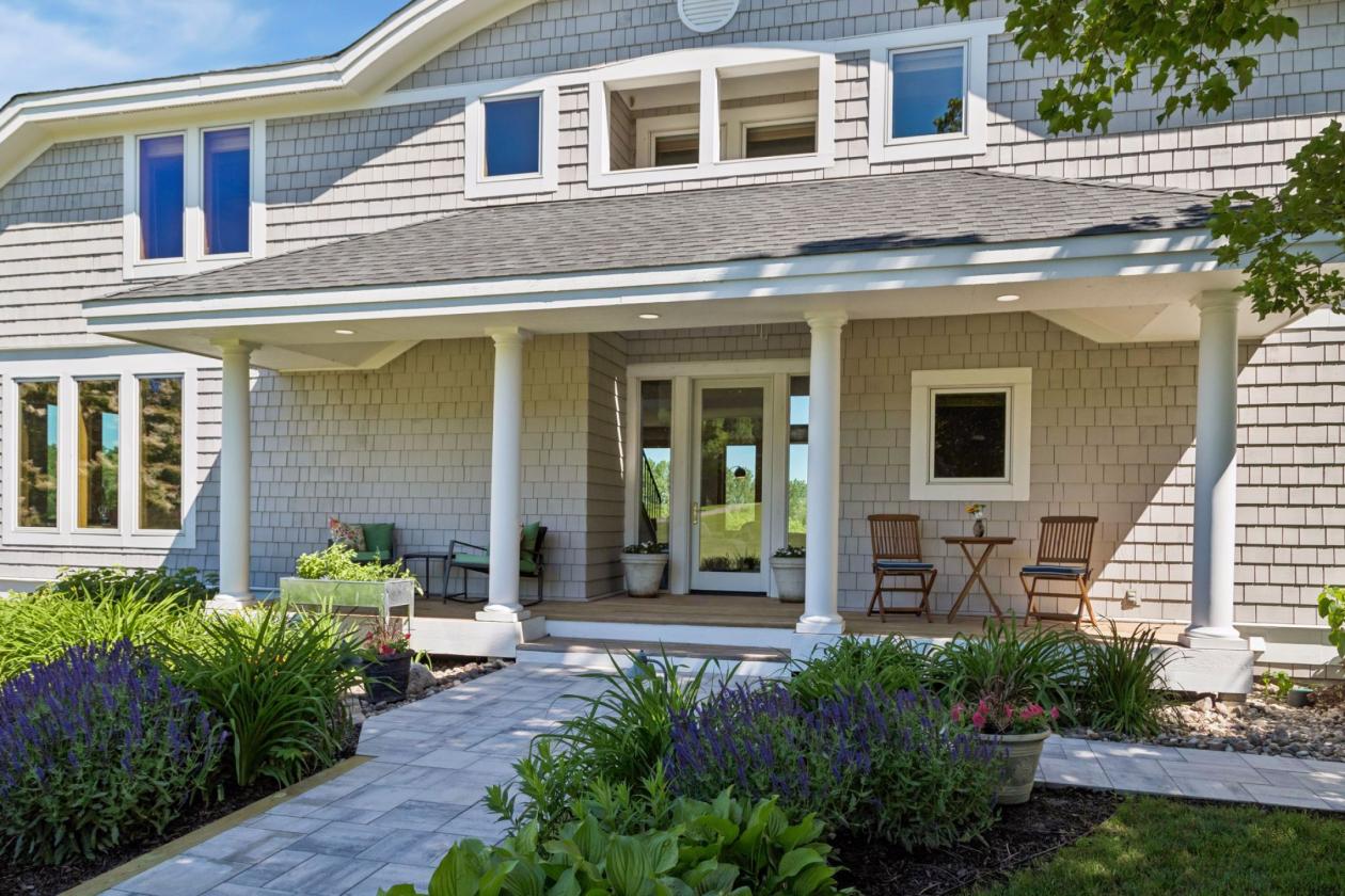 Stunning 5.73 Acre - Equestrian Friendly - Updated - photo 5