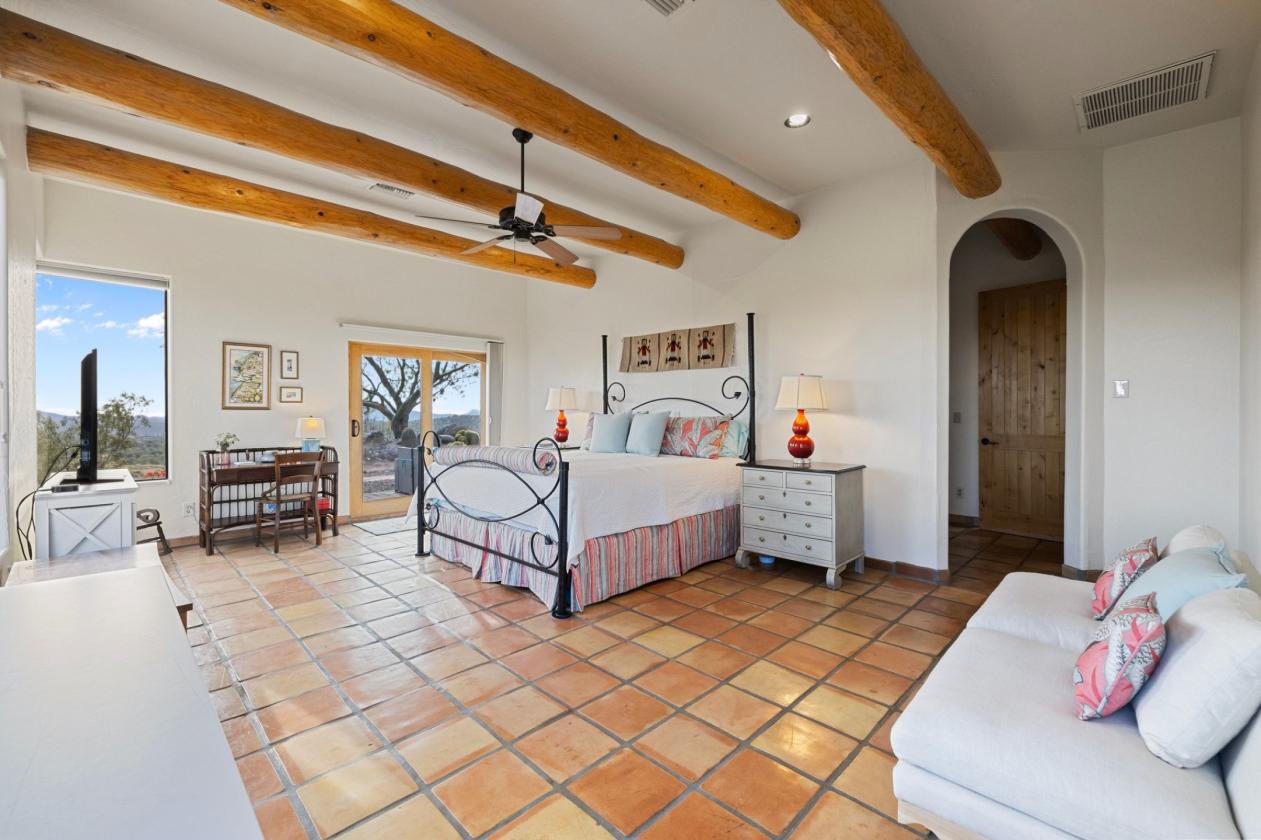 Paradise on Hummingbird Hill: Goldfield Ranch - photo 10
