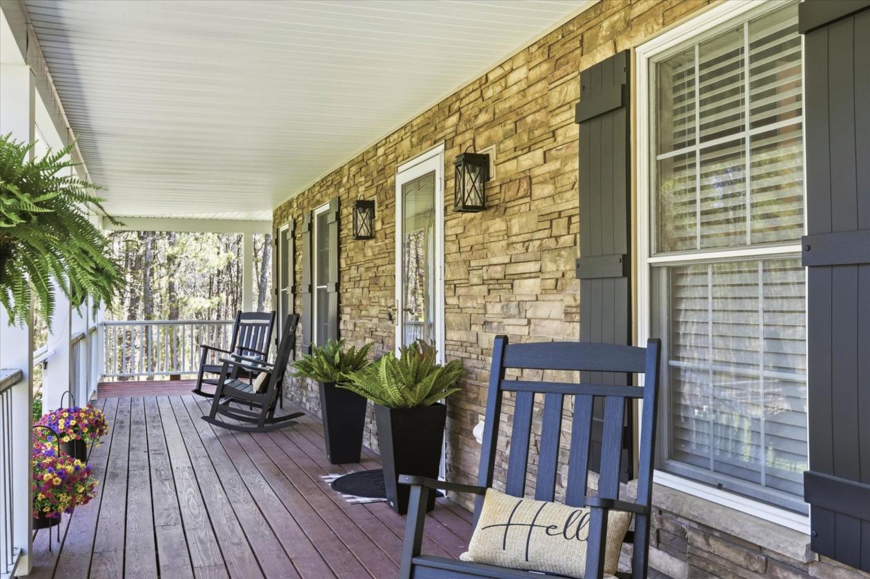 Luxury Farmhouse Residence Equestrian Suitable! - photo 3