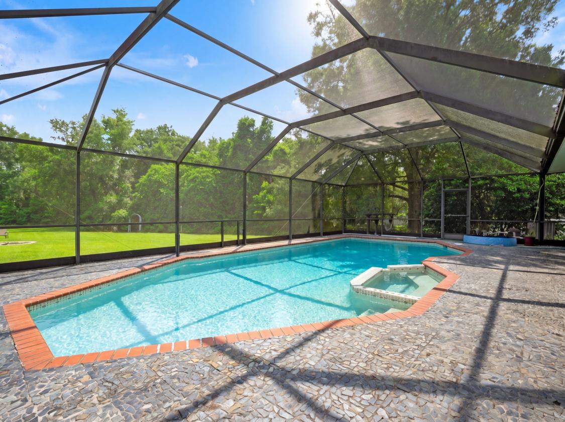 2.5 Acre Retreat with Guest House & Workshop - photo 23