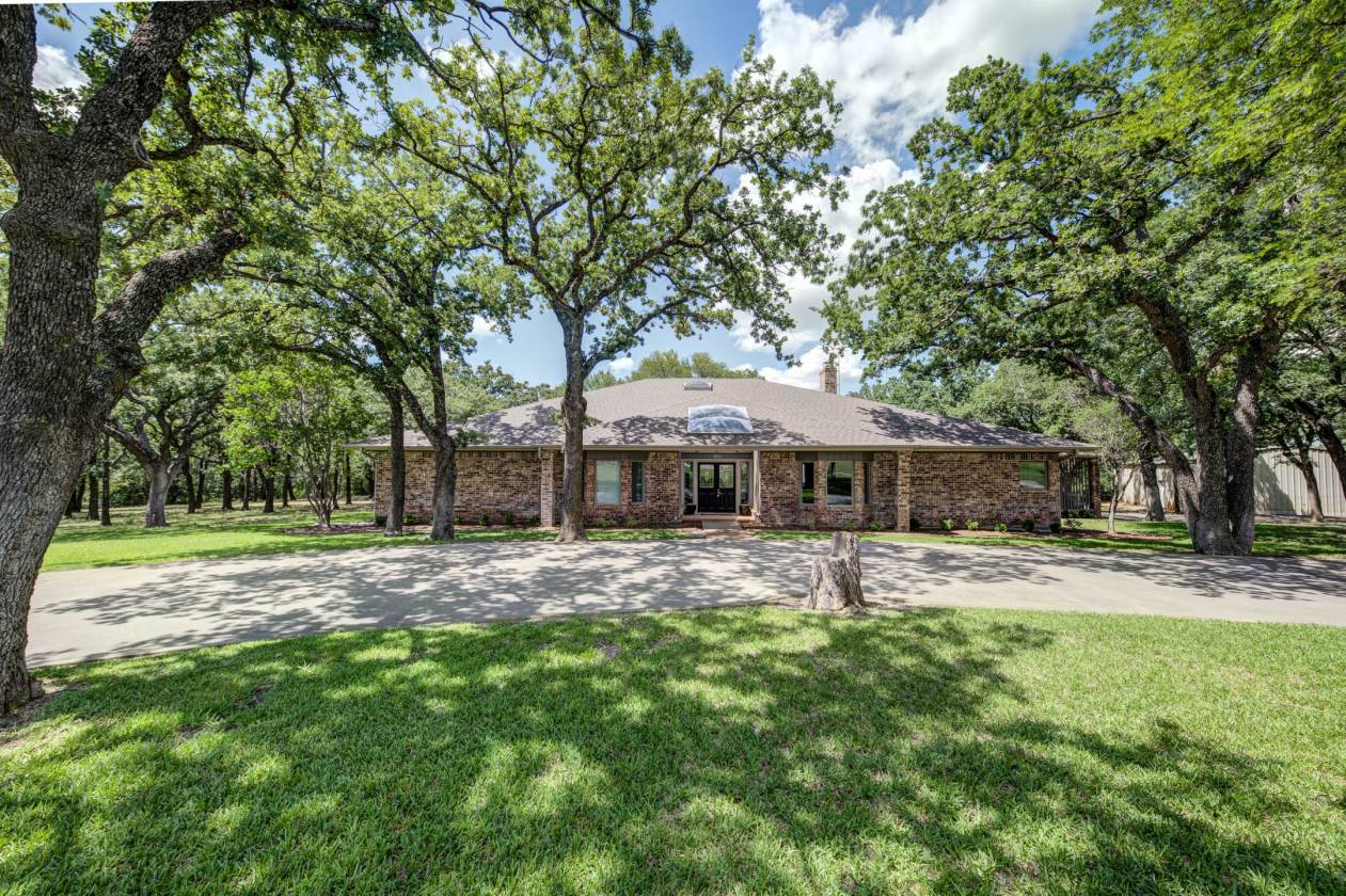Horse Property for sale.