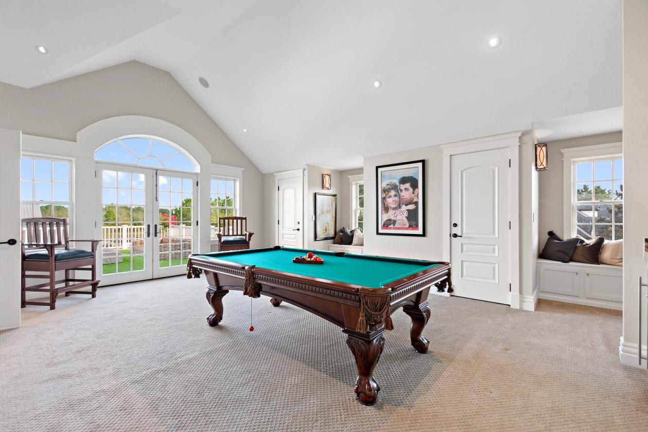 Zoelyon | Equestrian Estate with 5 Stall Barn - photo 22