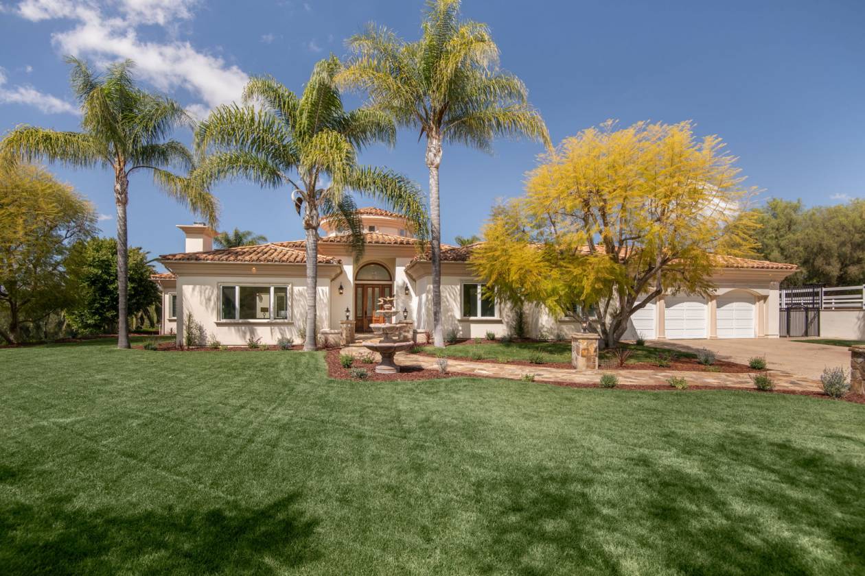 Horse Property for sale.