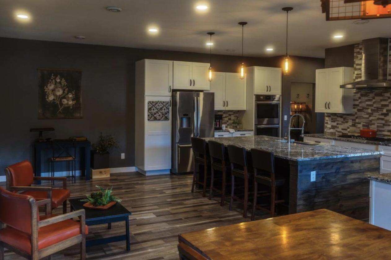 Modern Farmhouse on 36 Acres - photo 1