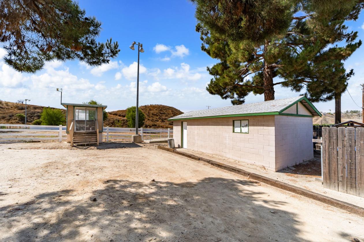16 Acre Redlands Ranch - photo 26
