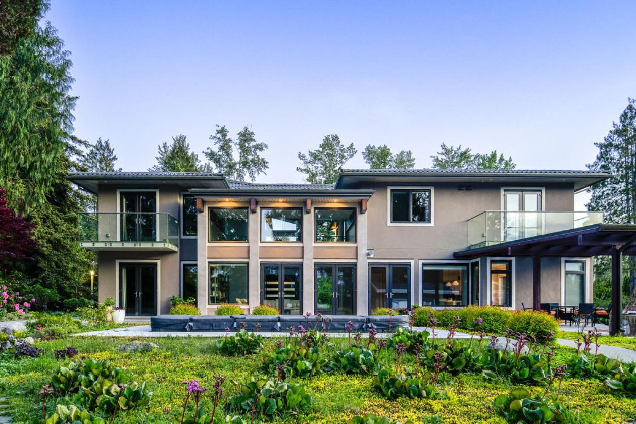 Luxury legacy estate on park-like 4.64 acres - photo 1
