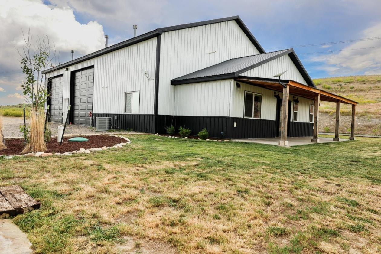 Barndominium with Endless Beartooth Mountain Views - photo 11