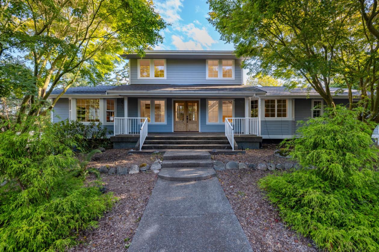 Beautifully Updated Acreage Estate - photo 3